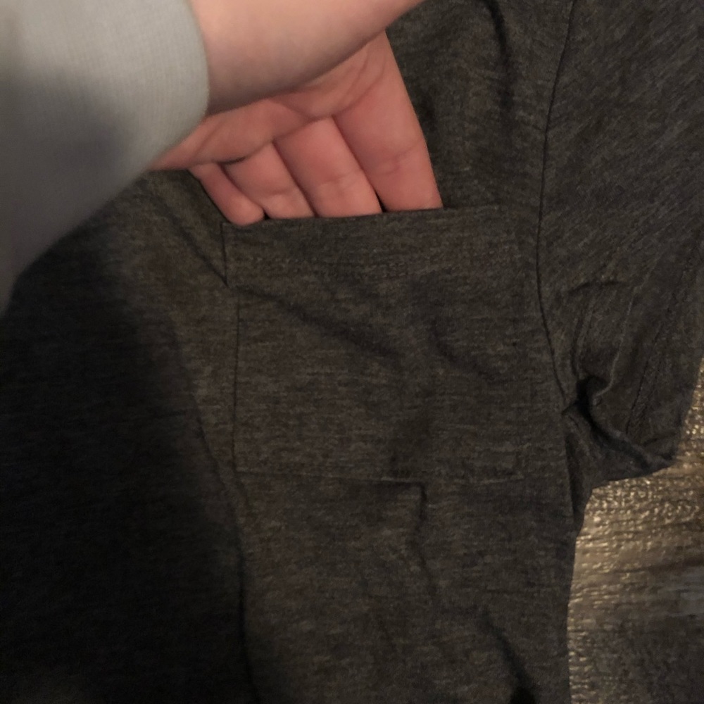 Basic T-Shirt - Picture 2 of 3